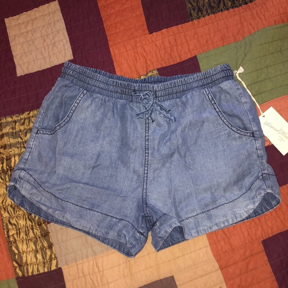 elastic band denim shorts